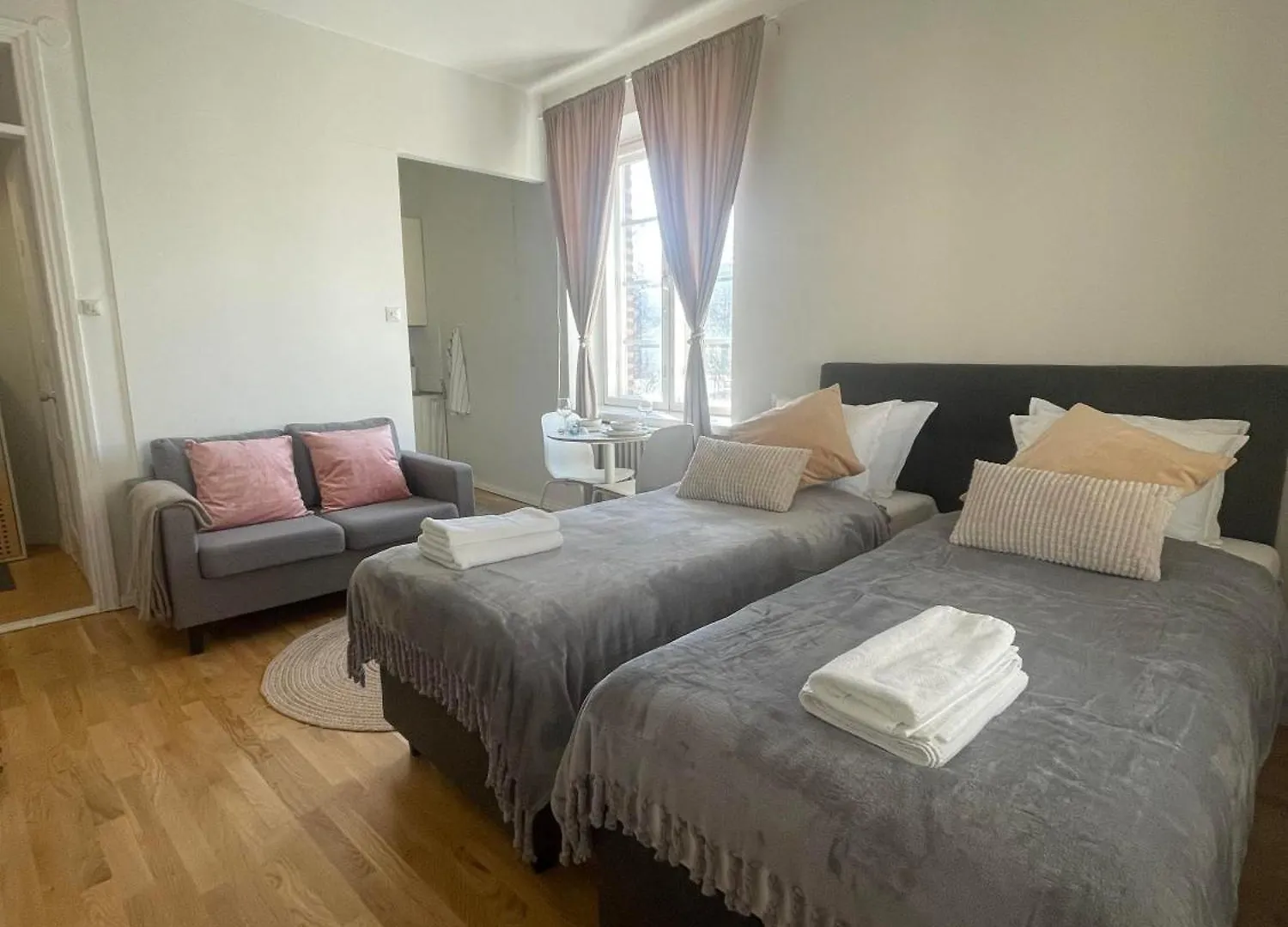 Your Chic Vibrant Airbnb Хельсинки 0*,  Финляндия