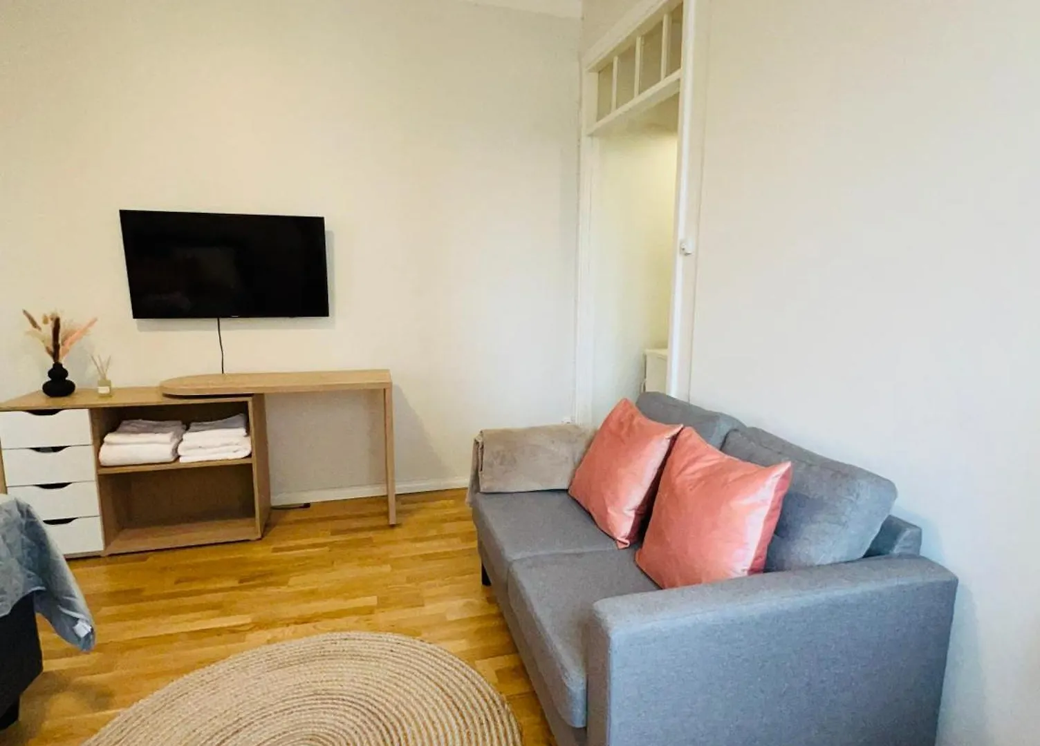 Your Chic Vibrant Airbnb Хельсинки Финляндия