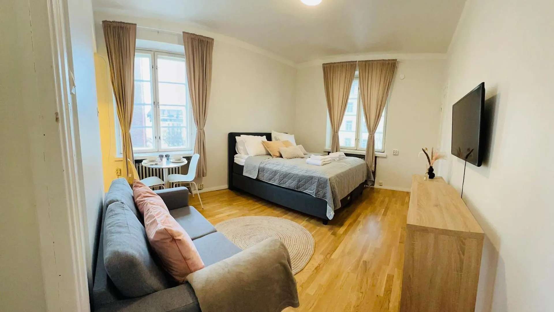 Your Chic Vibrant Airbnb Хельсинки Отель типа 
